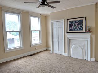 525 Franklin St APT B, Freeport, PA 16229