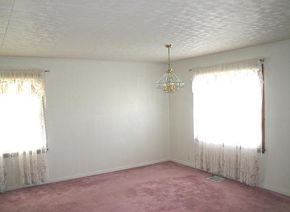 3rd image of 2349 E Nelson Ave