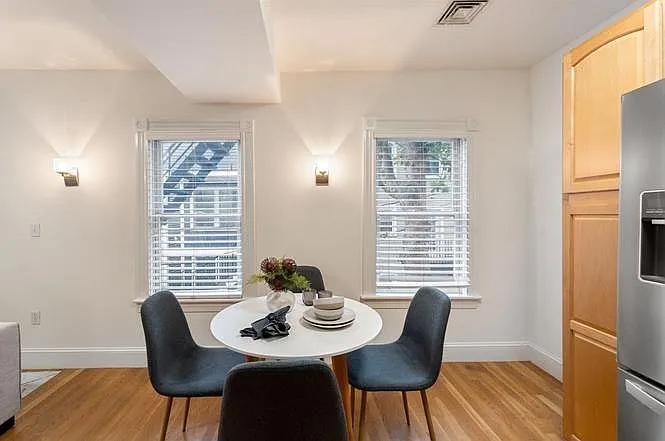 296 W 3rd St #20 — Photo 2