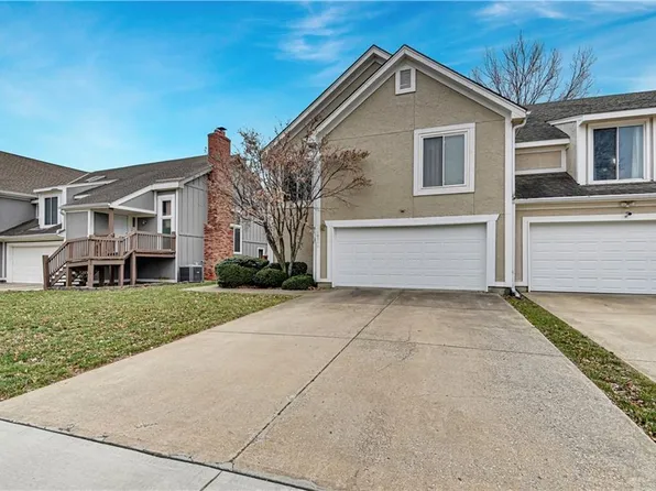 10725 W 115th Pl, Overland Park, KS 66210