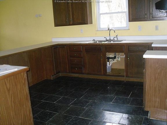 2nd image of 1096 Hughart Dr