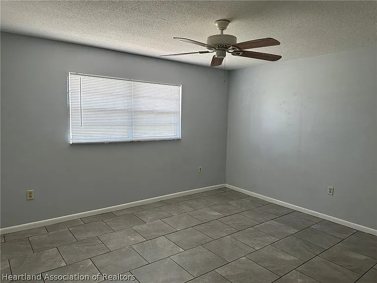1318 Schlosser Rd — Photo 13
