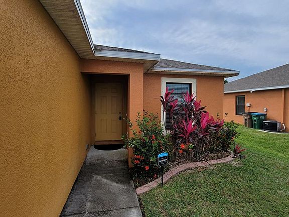 2nd image of 1420 SW 47th Ter