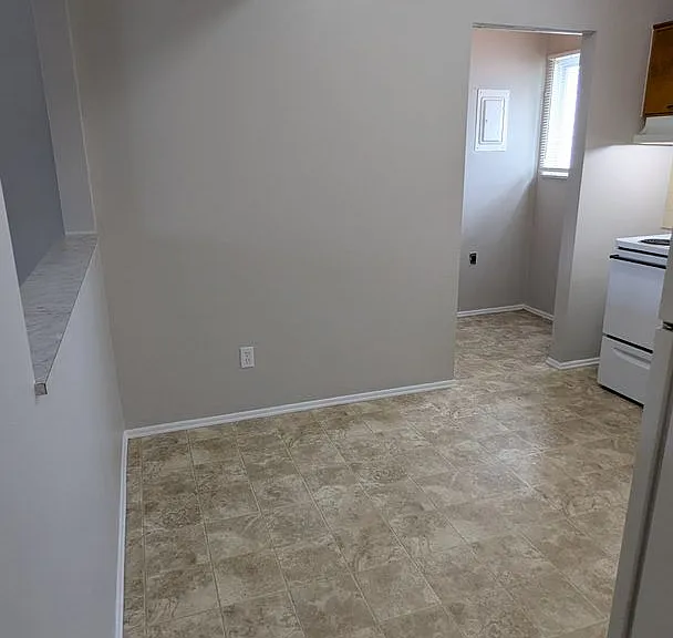 509-515 Zahn Dr — Photo 7