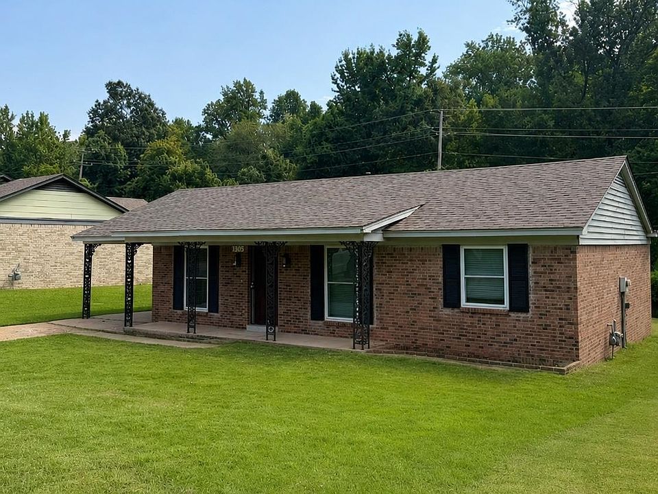 1st image of 3090 Spring Hill Dr