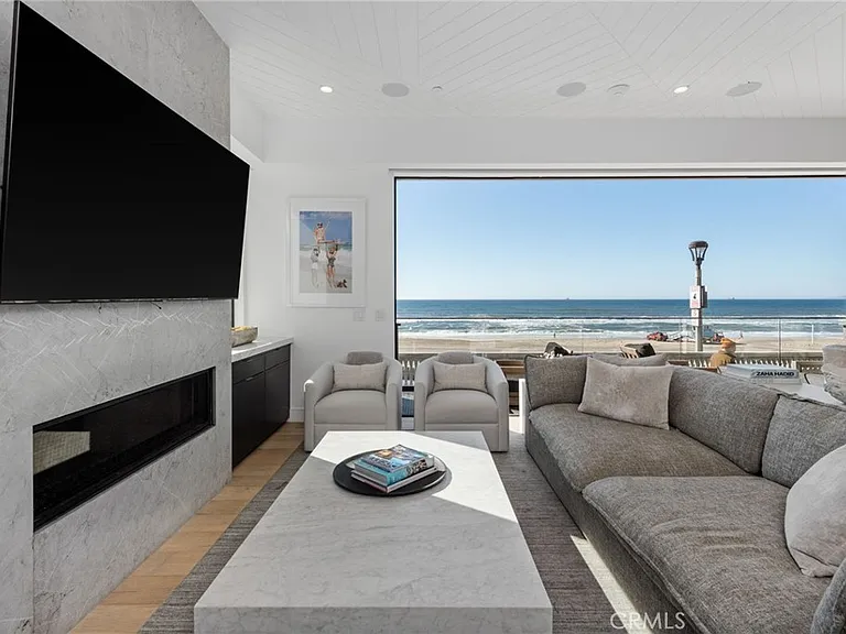 2200 The Strand #A — Photo 38