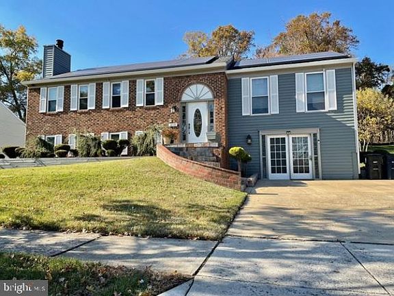 3rd image of 410 Bentwood Dr
