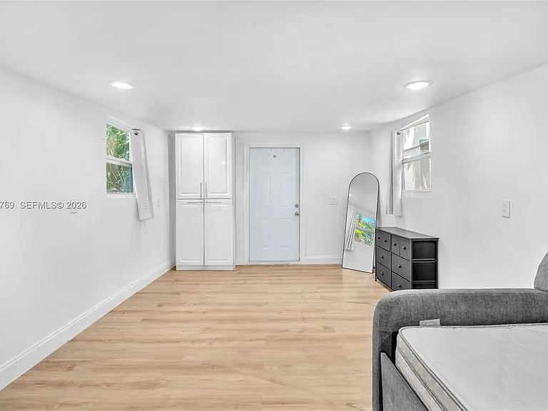 470 NE 113th St — Photo 37