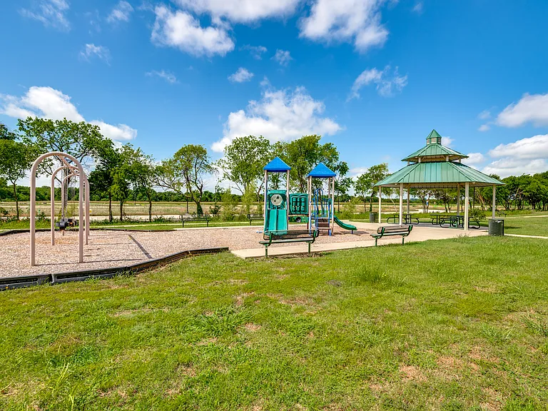 607 Shady Meadow Ln — Photo 25
