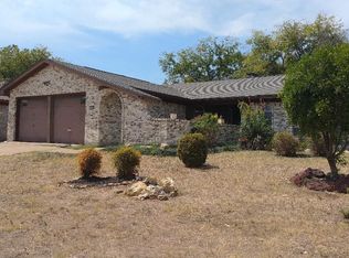 1616 Limestone Trl, Edgecliff Village, TX 76134