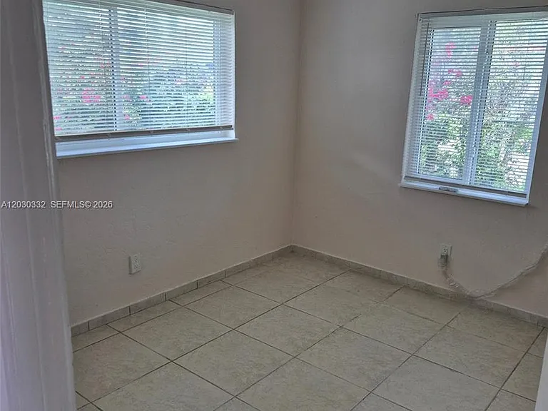 5903 McKinley St — Photo 8