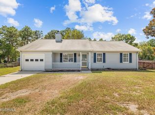609 Calabash Dr, Hubert, NC 28539
