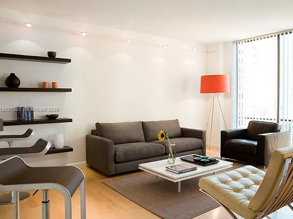 1450 Brickell Bay Dr APT 1215, Miami, FL 33131