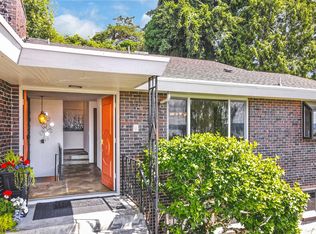 8742 Fauntlee Crst SW, Seattle, WA 98136