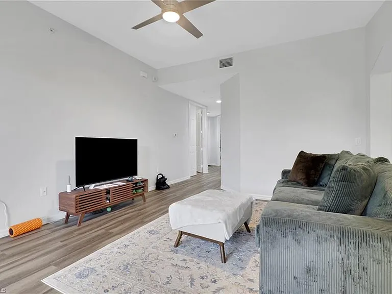 1335 Mariposa Cir #4103 — Photo 7