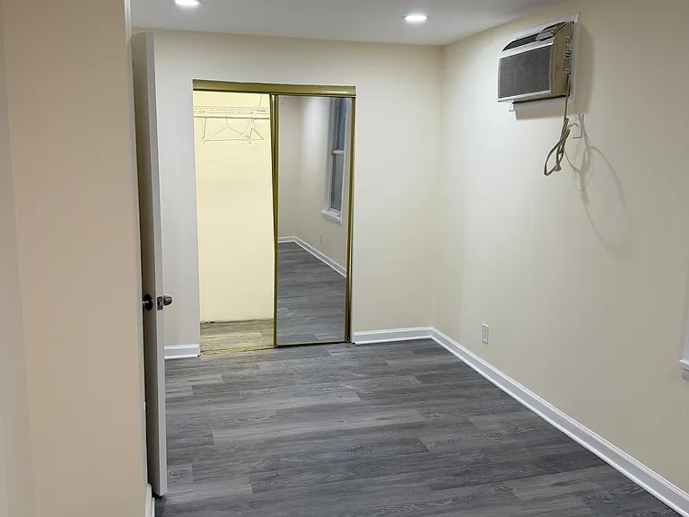 208 E 16th St #1 — Photo 3