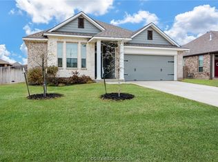 7408 Masters Dr S, Navasota, TX 77868