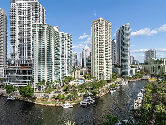 2nd image of 511 SE 5th Avenue #1204
