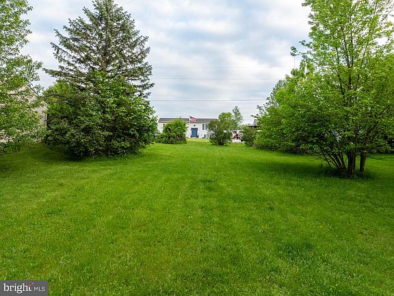 5th image of 93 Curtis Dr