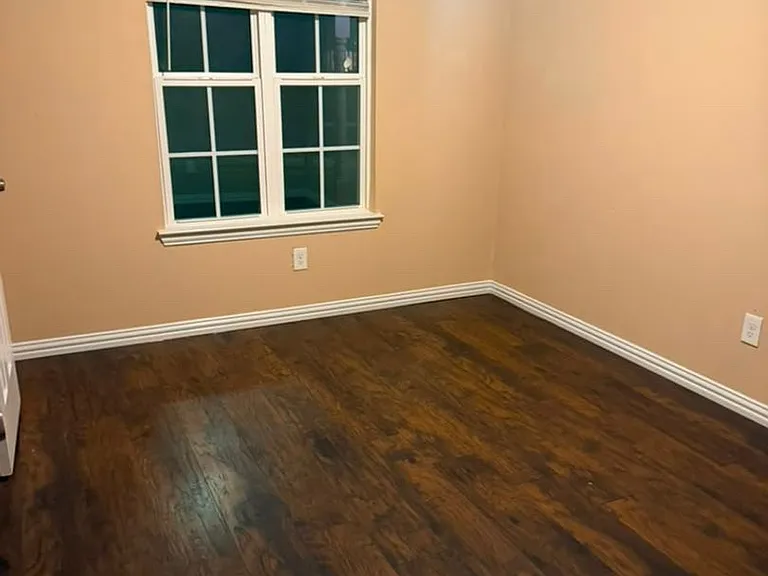 317 Pecan St — Photo 11