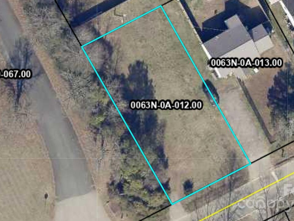 2nd image of 1540 Cedar Pines Lake Rd