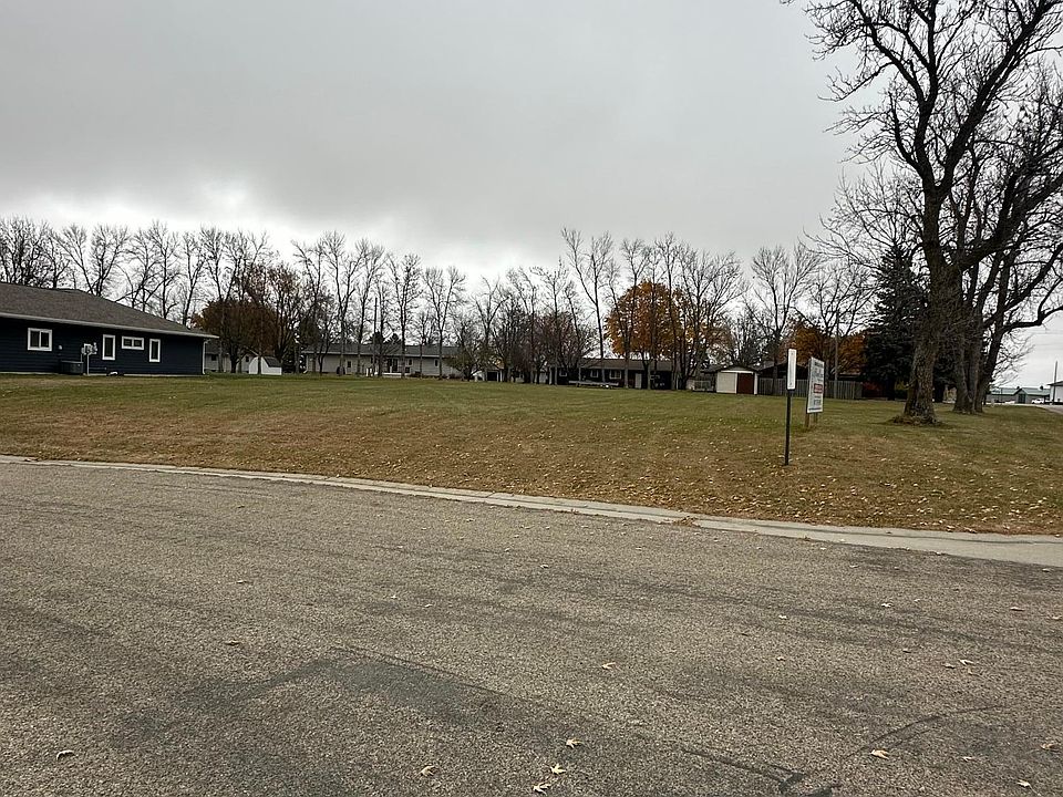 2nd image of 315 Mueller Dr