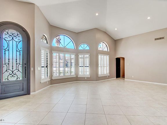 4th image of 3535 E Amberwood Dr