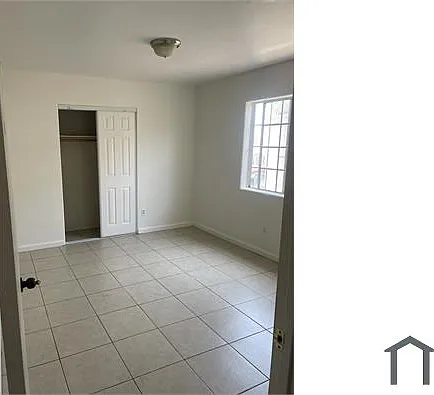 10026 S San Pedro St — Photo 3
