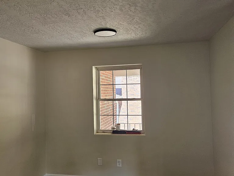 2505 Smith St — Photo 5
