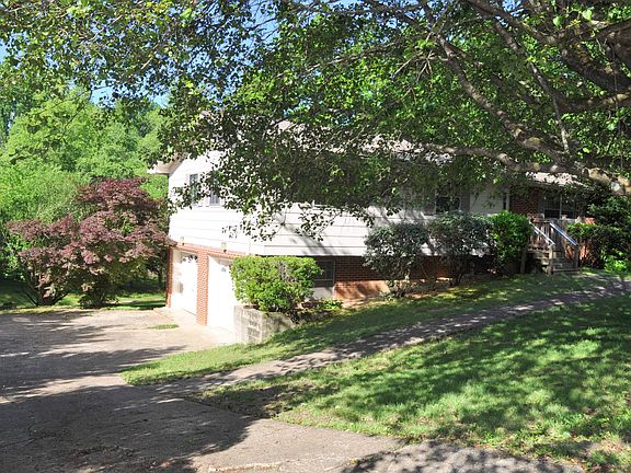 3rd image of 8916 Heritage Dr