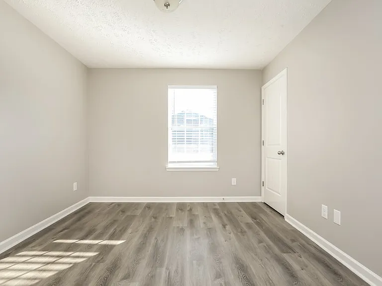 8481 Lawson Dr — Photo 14
