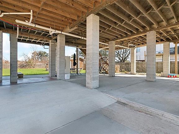 3rd image of 138 Bazile Dr