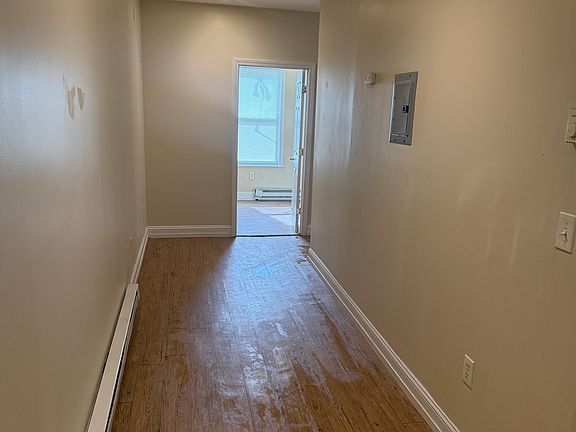 5th image of 292 Washington Ave APT 1R