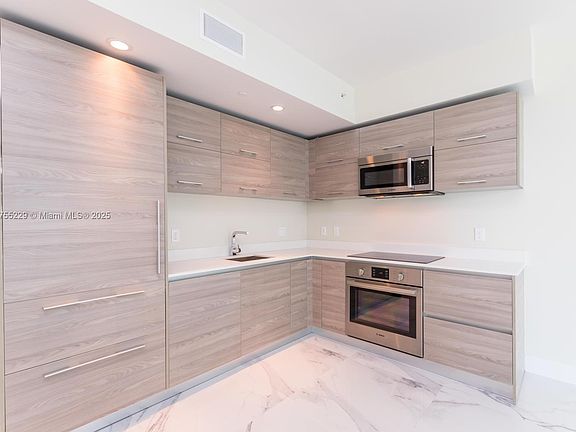 4th image of 1300 S Miami Ave #808