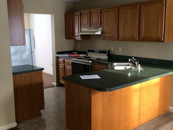 2nd image of 1116 Ashford Ln
