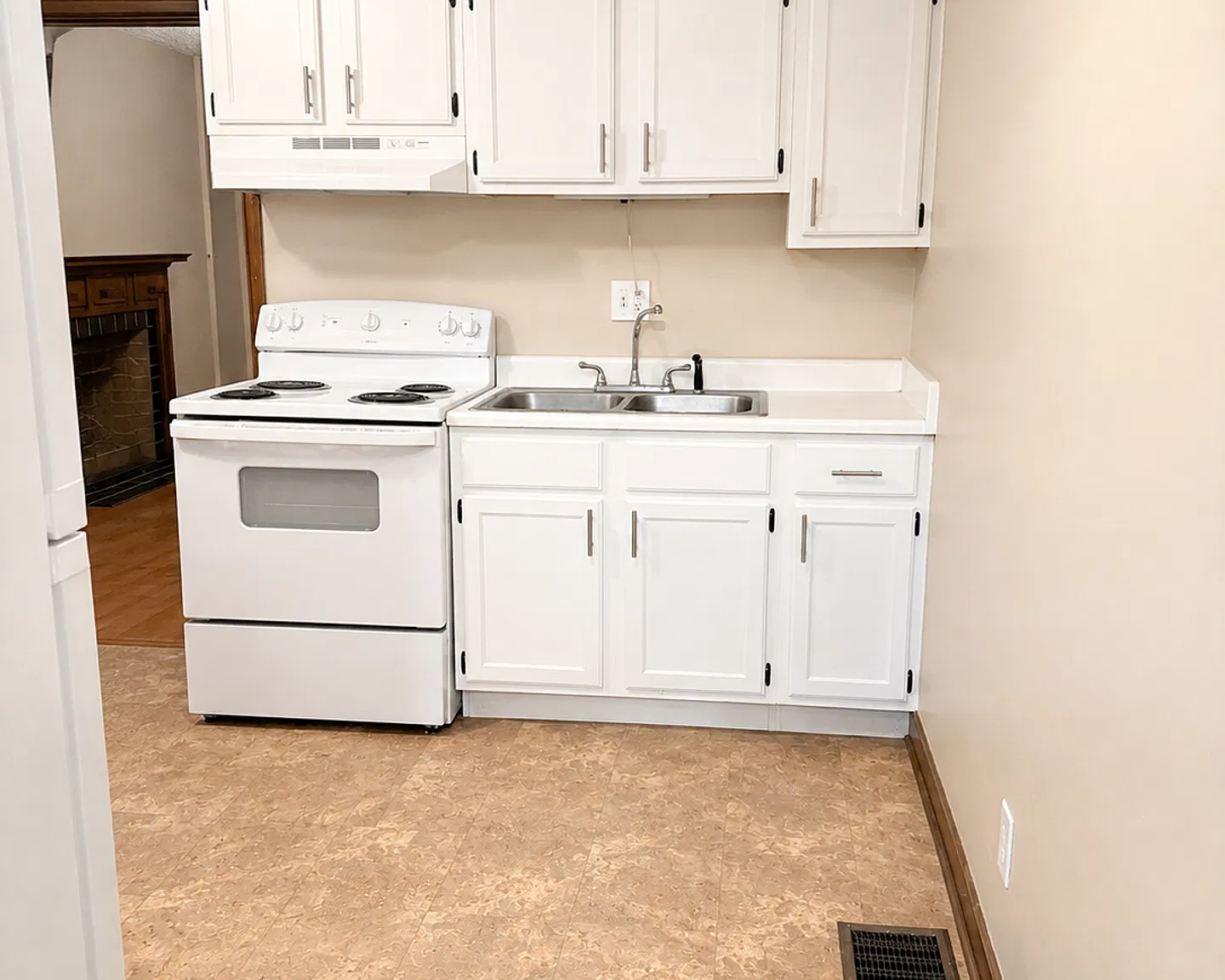 891 Berkeley Rd — Photo 3
