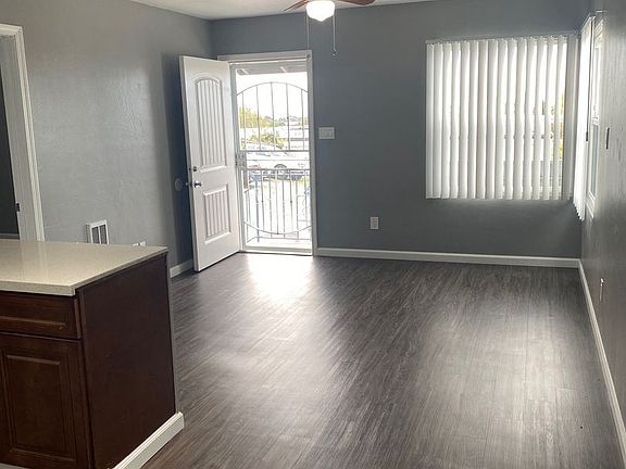 5th image of 2559 Fairmount Ave