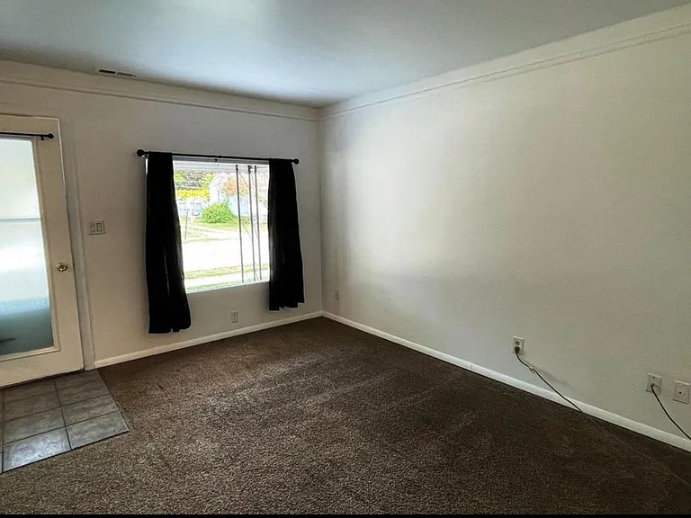 1835 Hanover St — Photo 2