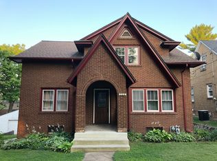203 Robert Ave, Rockford, IL 61107