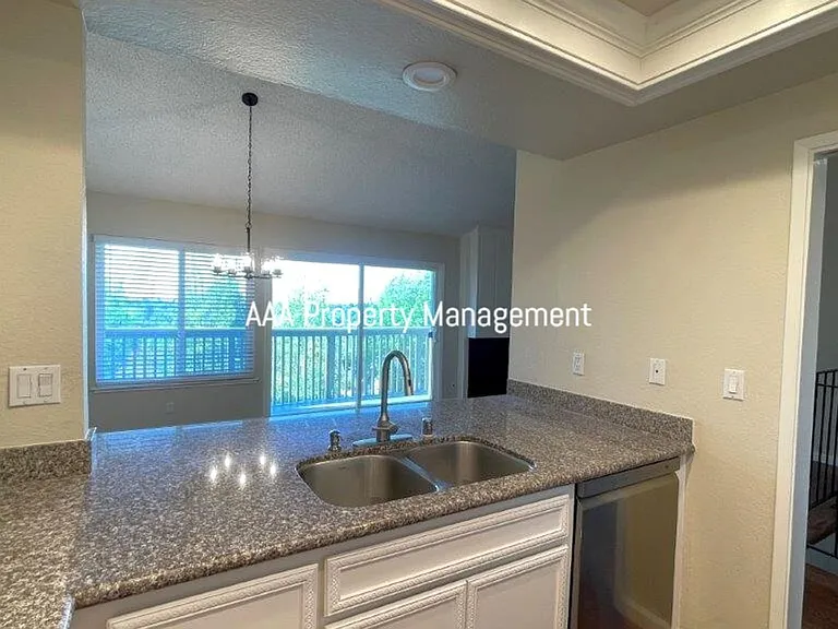 4370 Eagle Peak Rd #D — Photo 10