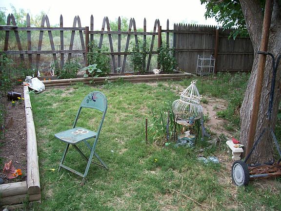 FENCED GARDEN AREA