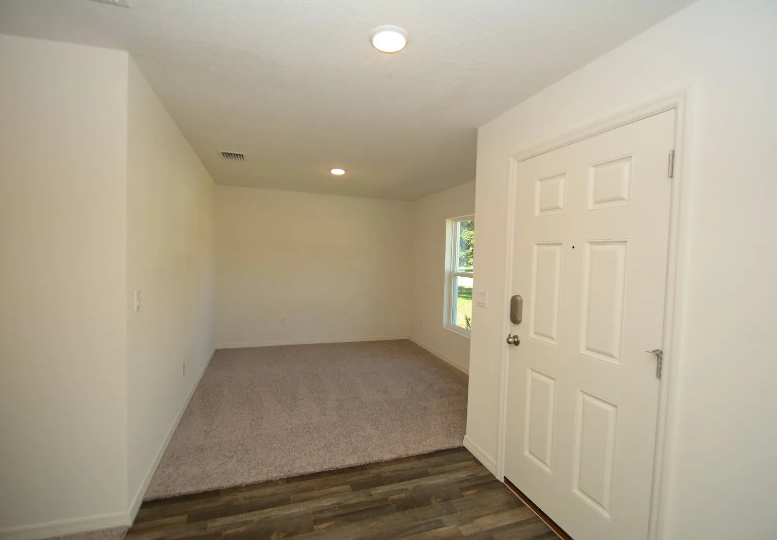 3 bed, 2.0 bath, 1552 sqft, $2,000 — Photo 4