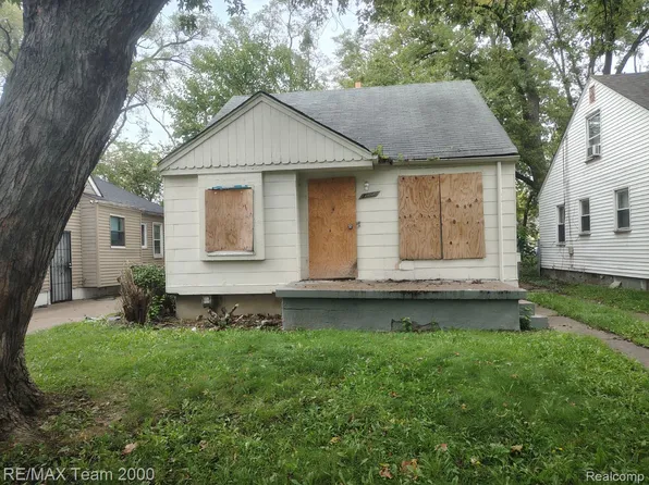 17134 Pembroke Ave, Detroit, MI 48235