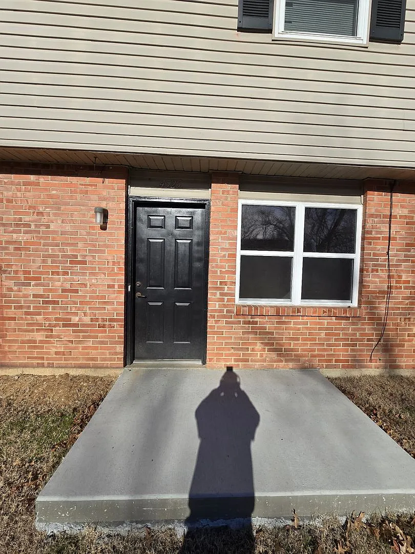 4521-4533 W. Bellview — Photo 1