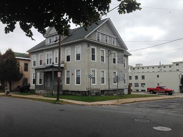 1st image of 33 Grand St