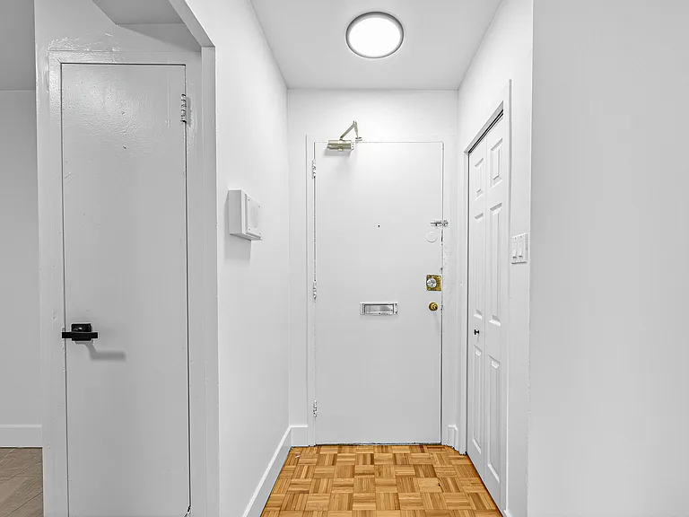 3950 Lawrence Ave E — Photo 10