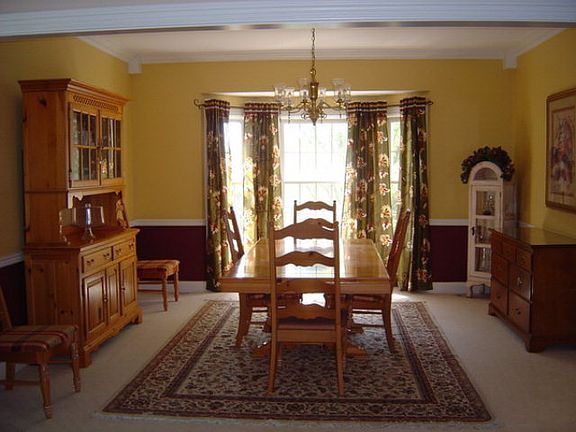 3rd image of 217 Country Club Est