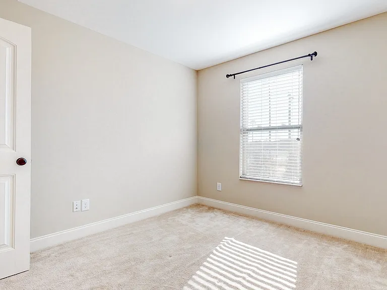 2093 Newark Ln — Photo 26