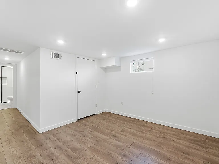 73 Macarthur Ave #1 — Photo 13