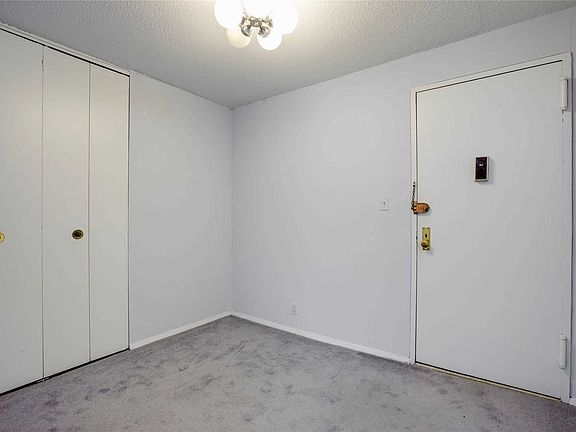 3rd image of 11818 Union Tpke APT 2J